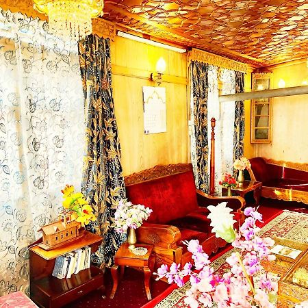 Bed and Breakfast Lake Victoria Houseboats à Srīnagar Extérieur photo