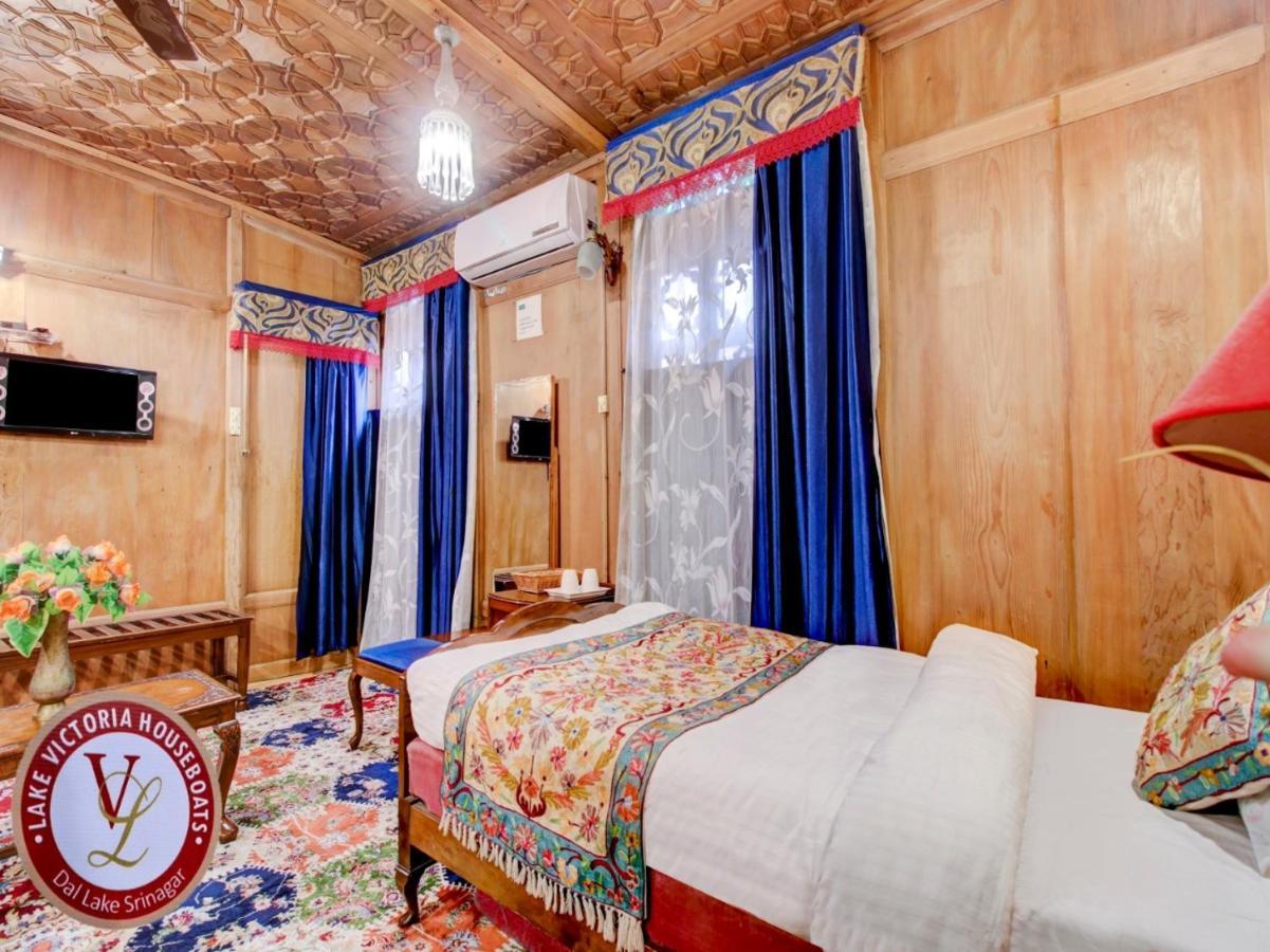 Bed and Breakfast Lake Victoria Houseboats à Srīnagar Extérieur photo